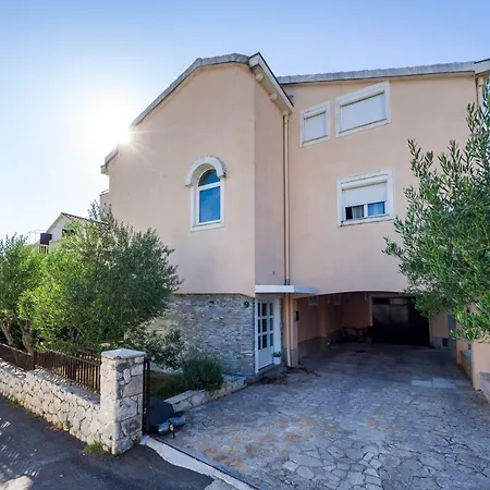 Apartment Mihael *