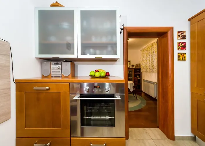 Mihael アパート ザダル